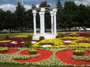 Цветочные клумбы на ВВЦ в Москве Цветочные клумбы на ВВЦ в Москве